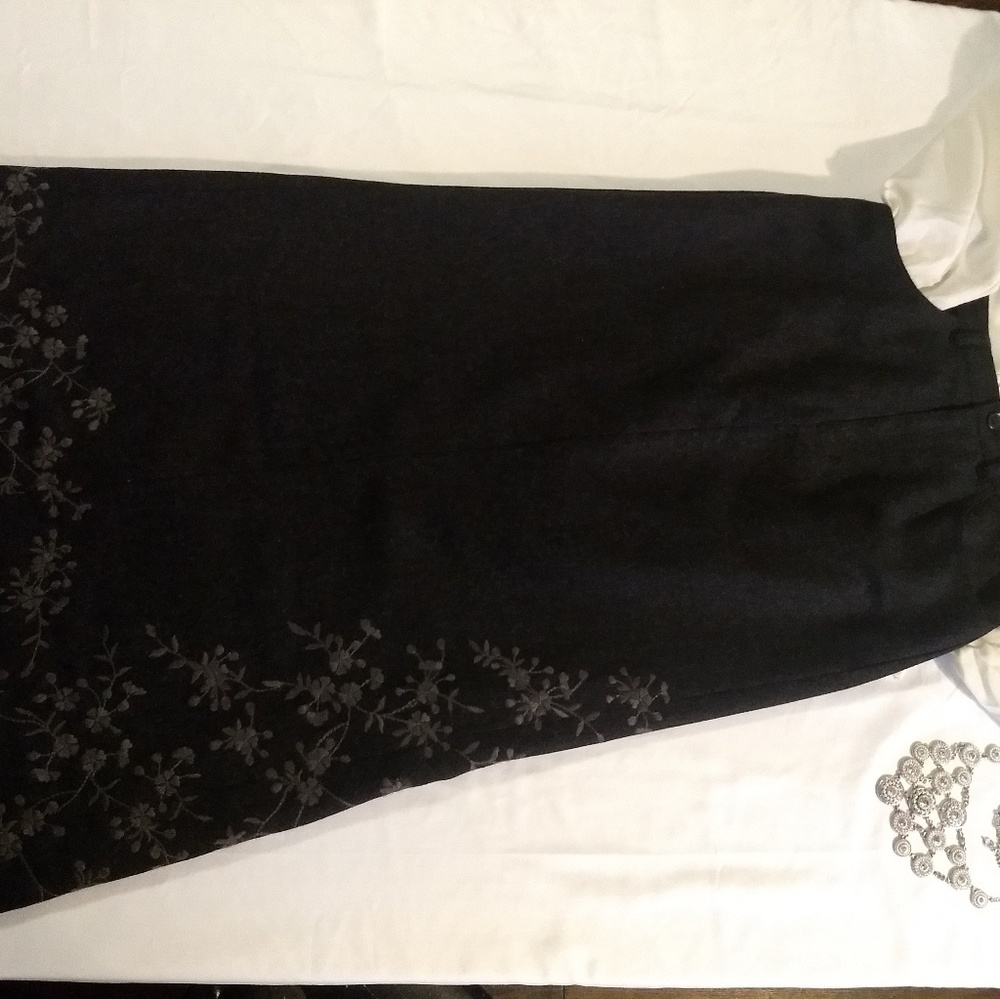 Eddie Bauer Embroidered Wool Skirt